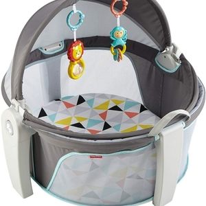 Fisher PriceFisher-Price® Hexagons On-the-Go Baby Dome in Grey